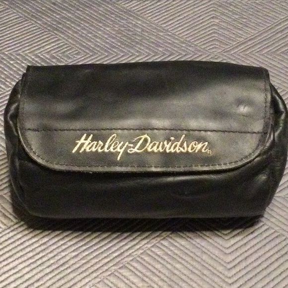 Harley-Davidson Other - Harley-Davidson vintage cylindrical black leather bag.